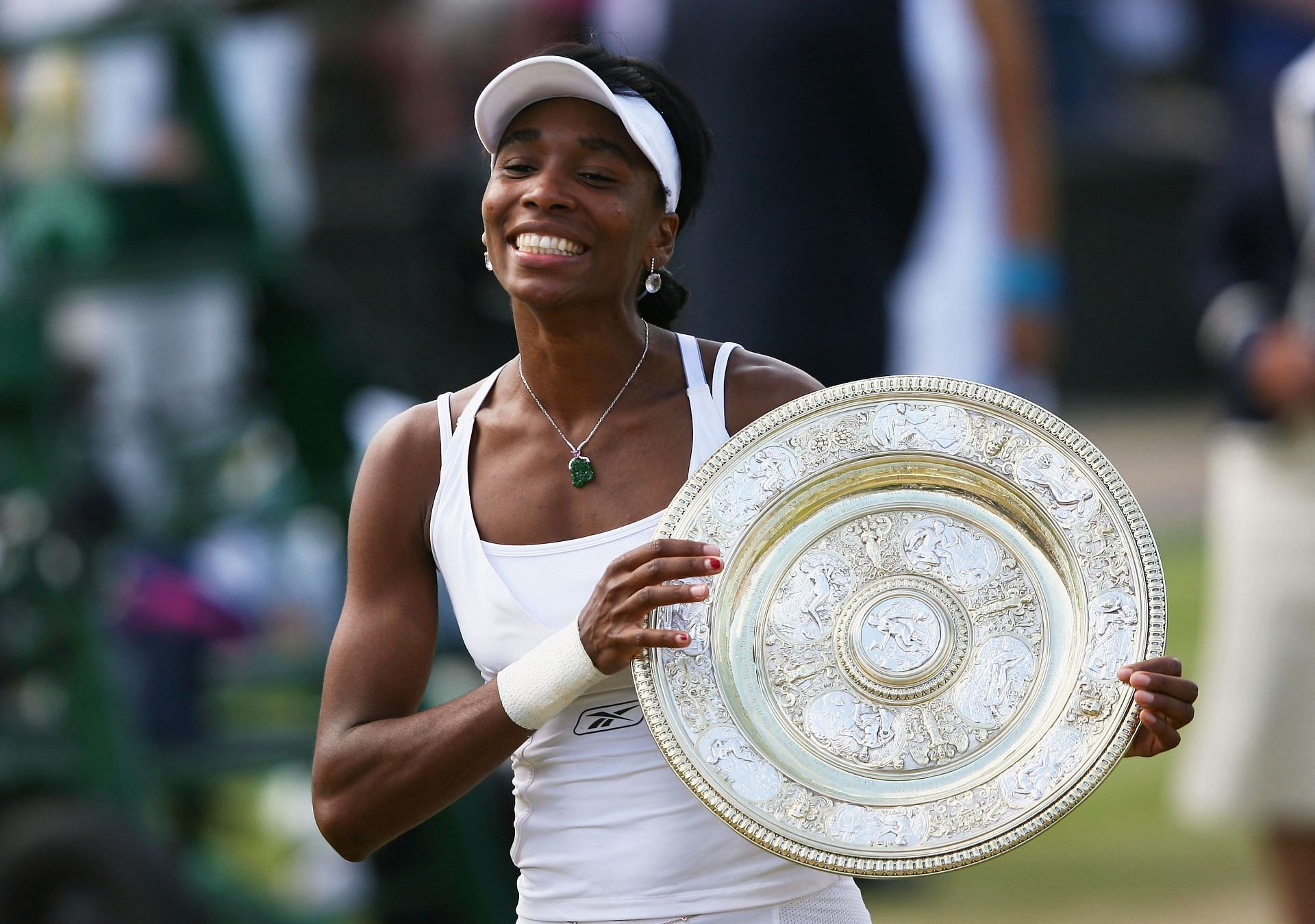 Venus Williams with the Wimbledon trophy - Source: Getty